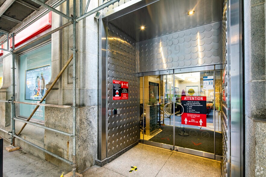 69 Yonge St, Toronto, ON à louer - Photo de l’immeuble – Image 3 sur 4