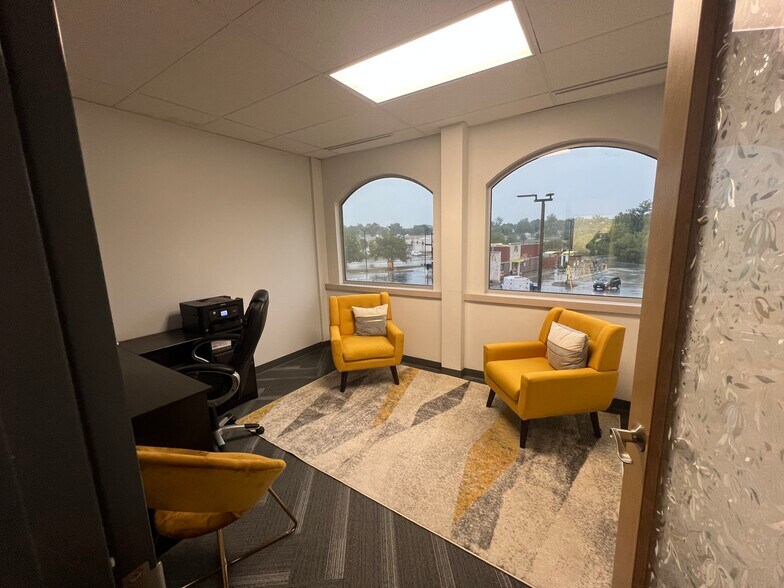 4420 NE Chouteau Tfwy, Kansas City, MO à louer - Photo de l’immeuble – Image 3 sur 10