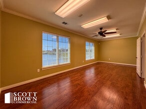 860 Hebron Pky, Lewisville, TX à louer Photo de l’immeuble– Image 2 sur 5