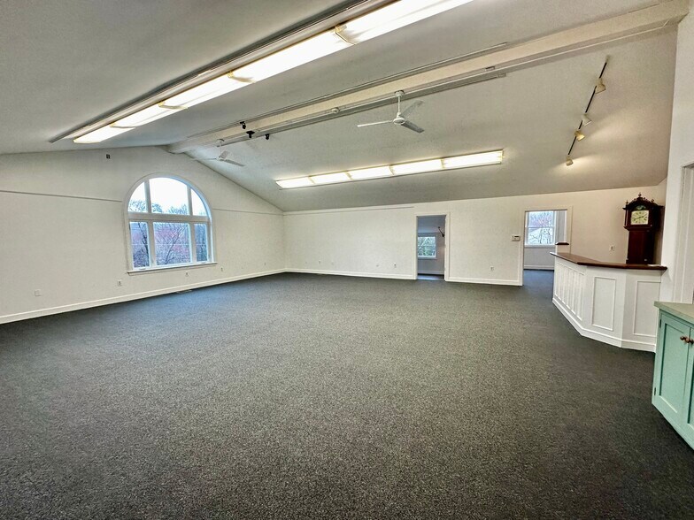 550 Main St, Bethlehem, CT à louer - Photo de l’immeuble – Image 2 sur 10