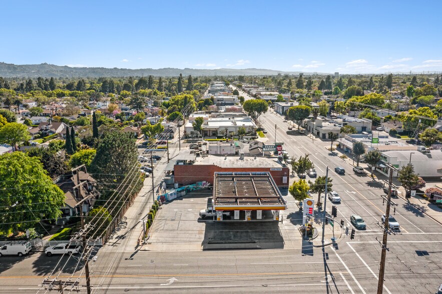 2500 W Magnolia Blvd, Burbank, CA à vendre - Photo de l’immeuble – Image 2 sur 8