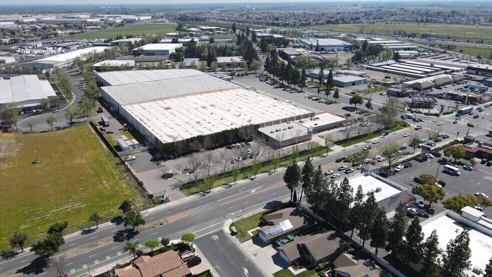 105 Industrial Park Dr, Manteca, CA à louer - Aérien – Image 3 sur 9