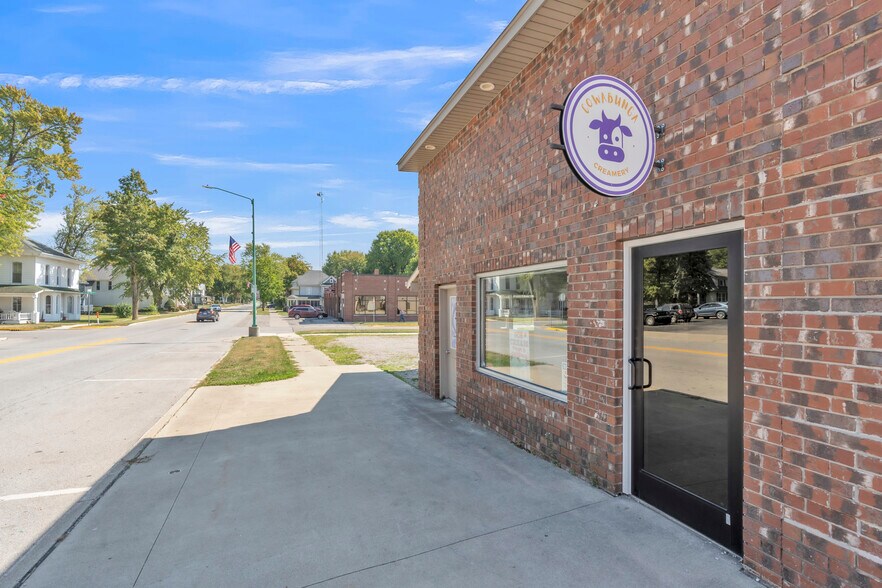 118 E Main St, Albion, IN à vendre - Photo de l’immeuble – Image 3 sur 29
