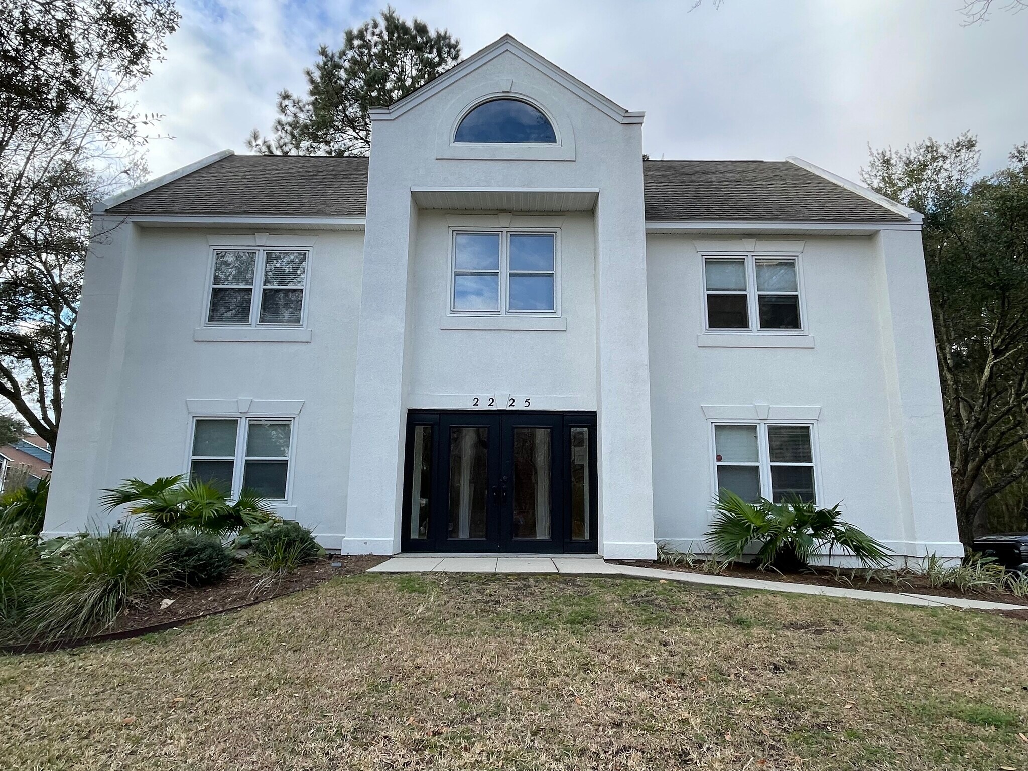 2225 Ashley Crossing Dr, Charleston, SC à louer Photo principale– Image 1 sur 42