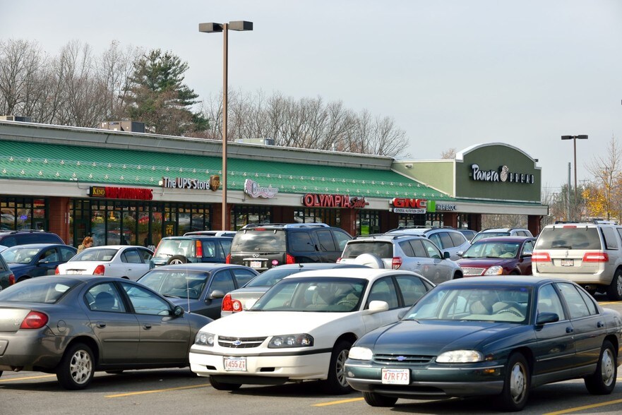 406 N Main St, East Longmeadow, MA à louer - Photo de l’immeuble – Image 3 sur 6