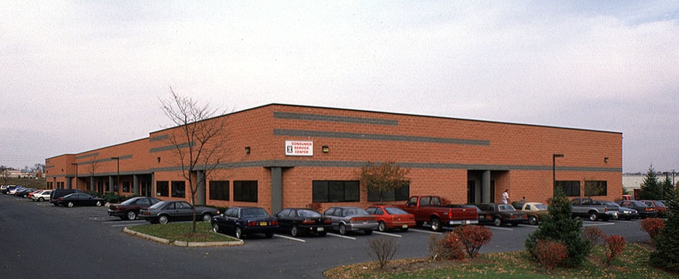 54 S Commerce Way, Bethlehem, PA à louer - Photo principale – Image 1 sur 3