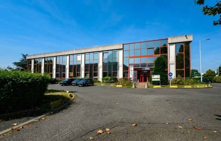 Bureau dans Gennevilliers à louer - Photo de l’immeuble – Image 1 sur 6