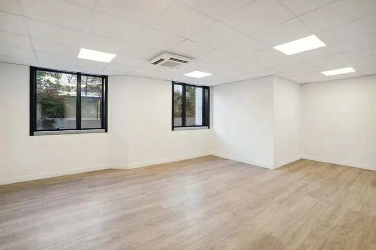 Local d’activités dans Levallois-Perret à louer - Photo de l’immeuble – Image 2 sur 21
