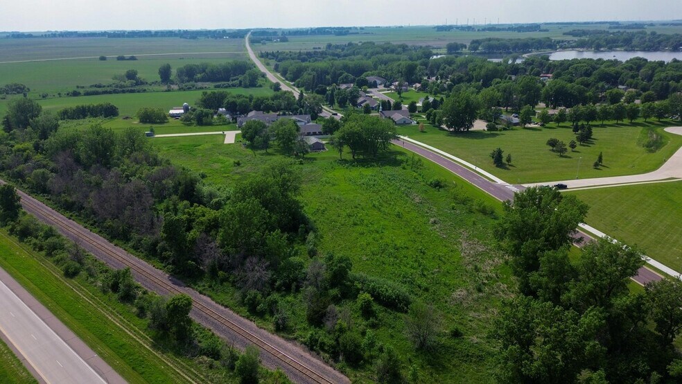 000 1st Ave SW, Worthington, MN à vendre - Aérien – Image 2 sur 8