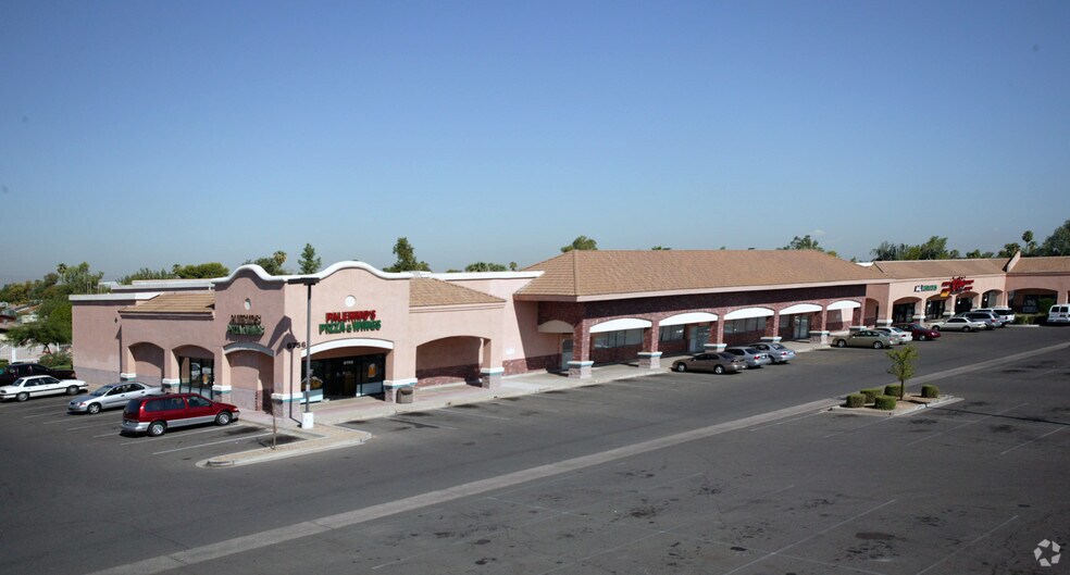 6730 W Camelback Rd, Glendale, AZ à louer - Photo de l’immeuble – Image 3 sur 3
