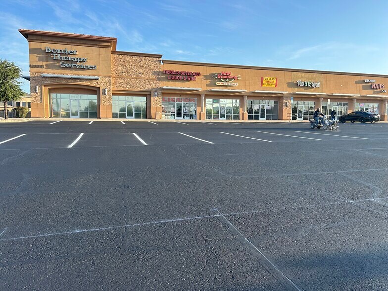 12801 Edgemere Blvd, El Paso, TX à louer - Photo principale – Image 1 sur 1