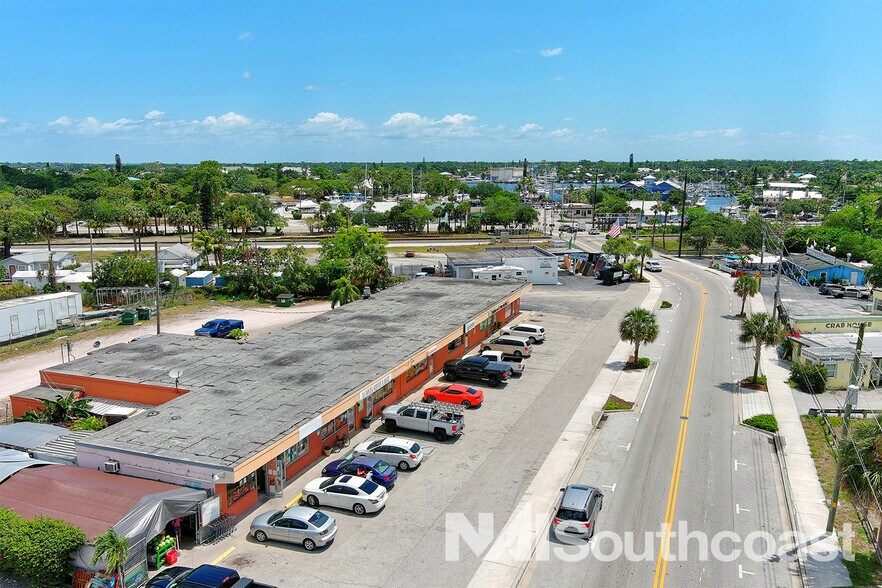 4069-4129 SE Salerno Rd, Stuart, FL à louer - Photo de l’immeuble – Image 2 sur 12