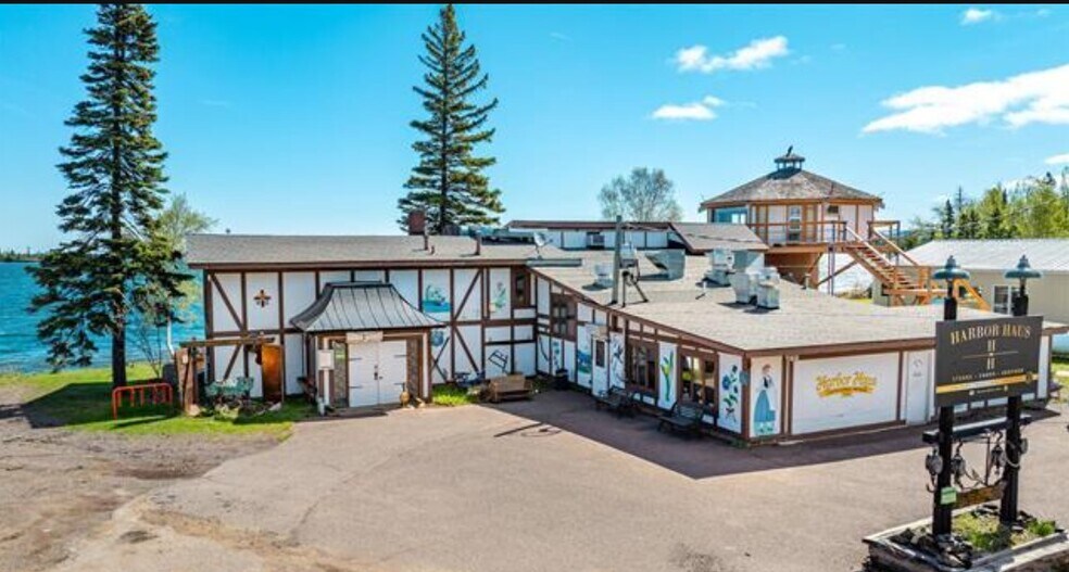 77 Brockway Ave, Copper Harbor, MI à vendre - Photo de l’immeuble – Image 3 sur 25