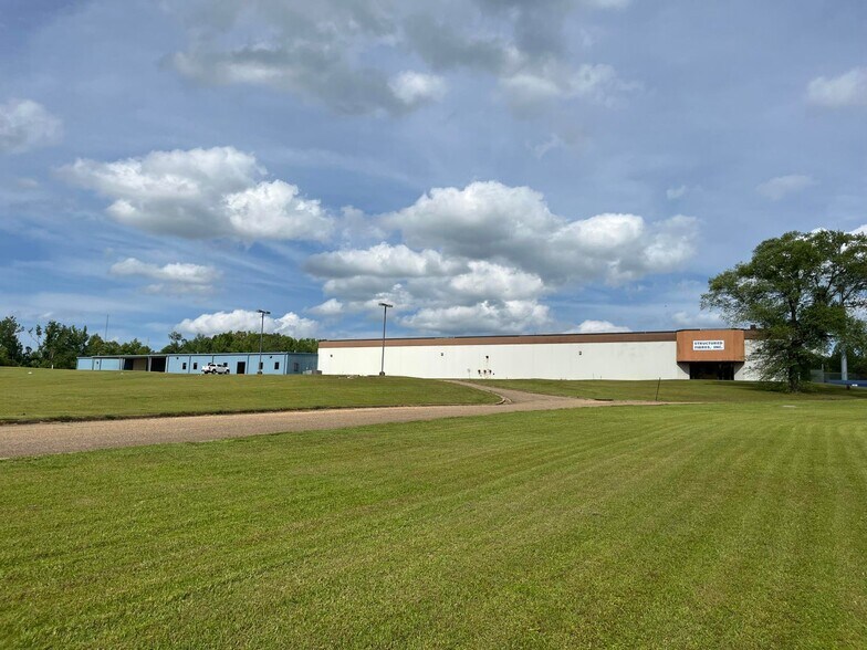 148 Turner Park Dr, Saltillo, MS à vendre - Photo de l’immeuble – Image 1 sur 44