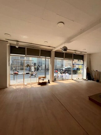 Plus de détails pour Local commercial à louer