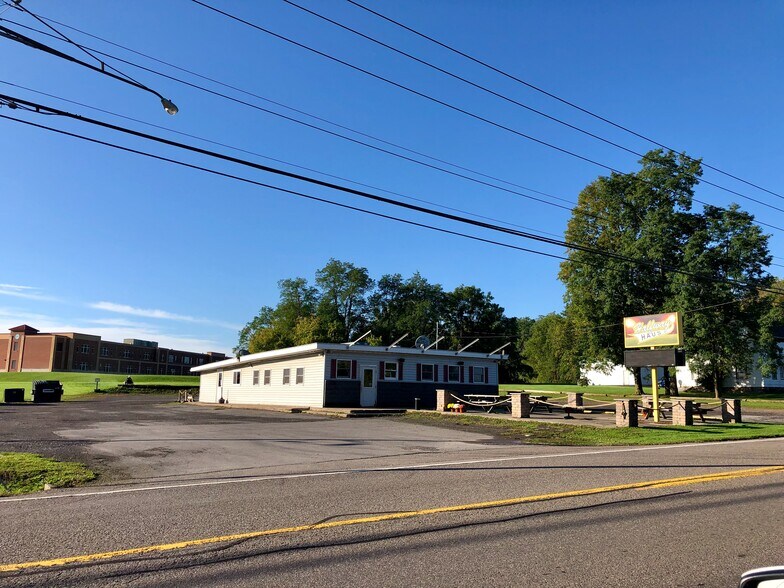 2121 State Route 96, Clifton Springs, NY à vendre - Photo de l’immeuble – Image 1 sur 36