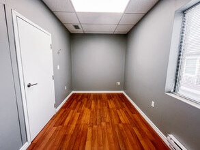 120 Wellington St, London, ON à louer Photo intérieure– Image 2 sur 7