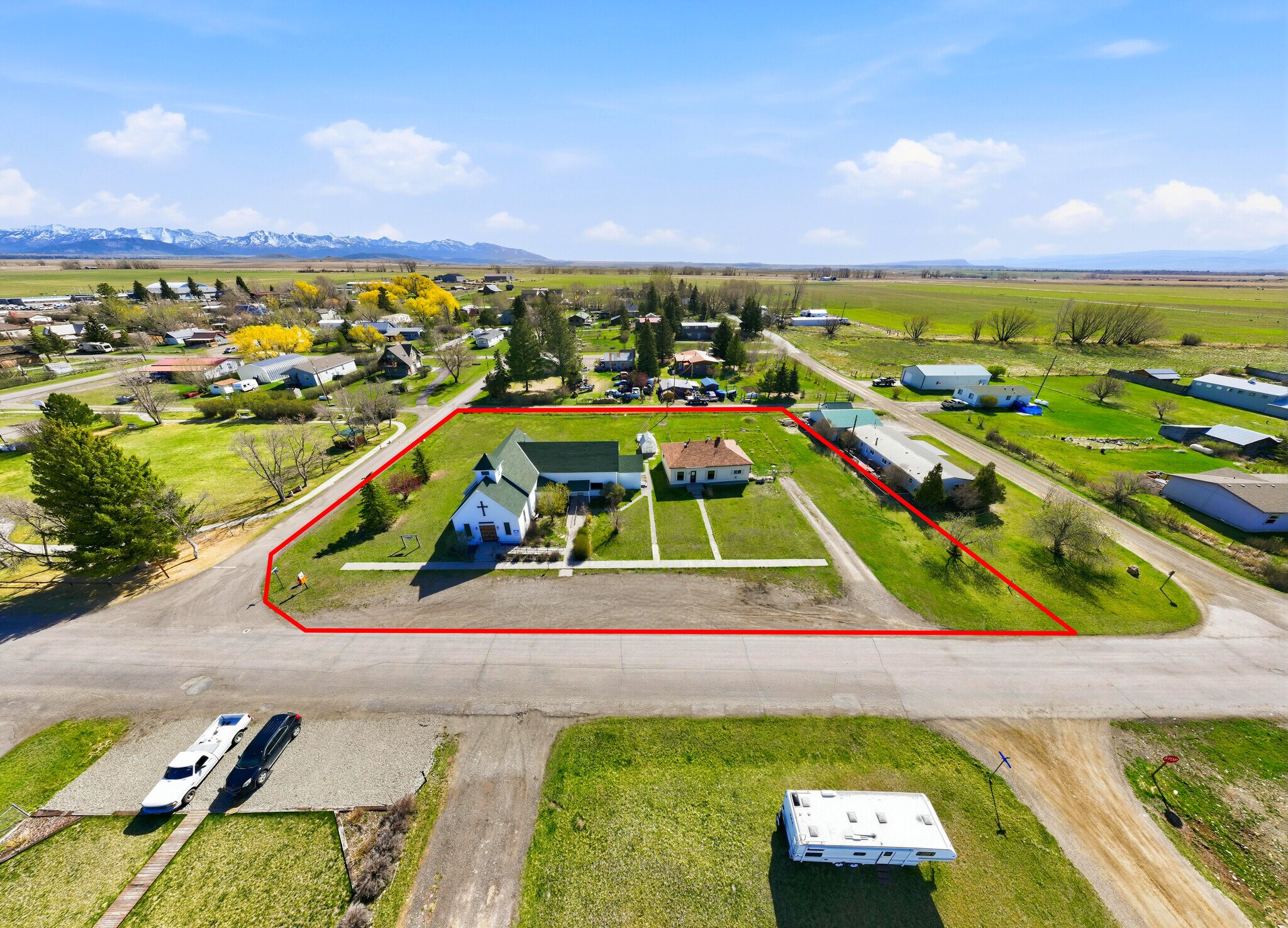 210 Miles Ave, Clyde Park, MT à vendre Photo principale– Image 1 sur 70