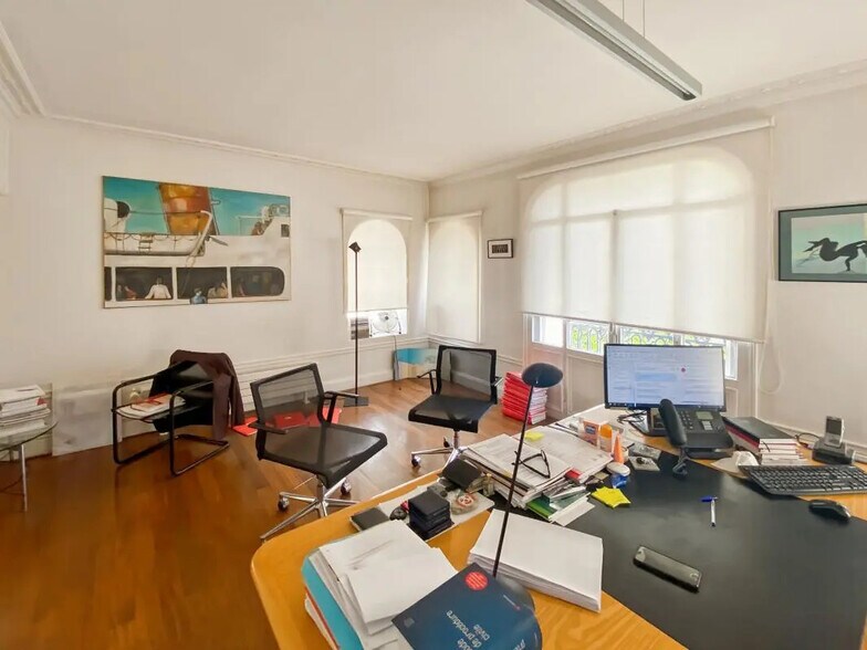 Bureau dans Paris à louer - Photo de l’immeuble – Image 3 sur 9