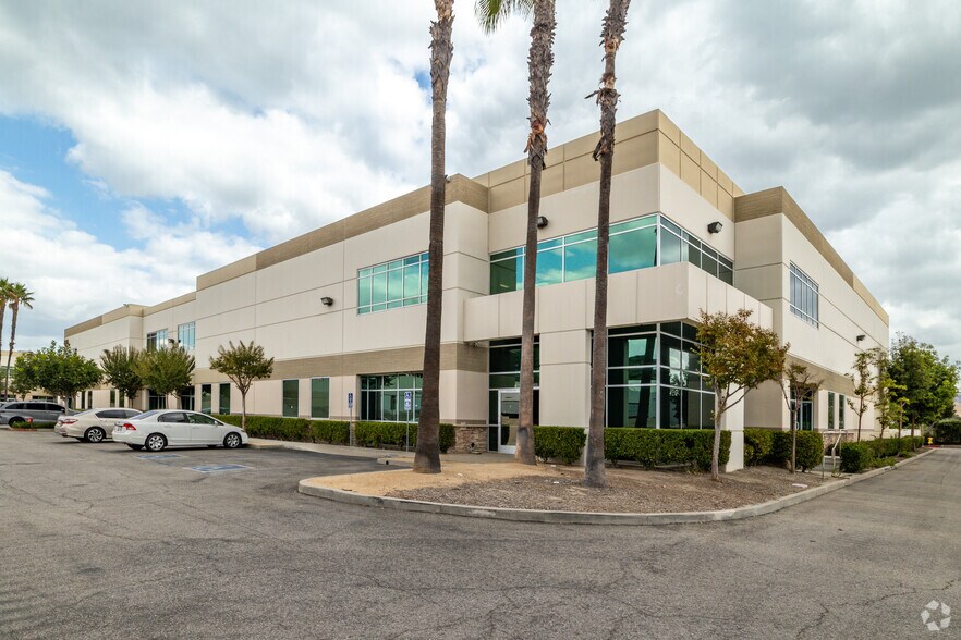 4020 W Valley Blvd, Walnut, CA à louer - Photo de l’immeuble – Image 2 sur 7