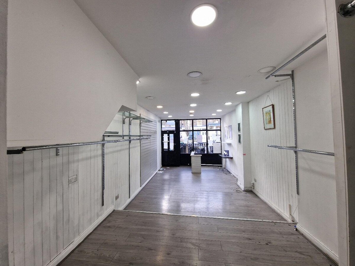 48 Amwell St, Londres, LND EC1R 1XS - Lot GF Retail -  - Photo intérieure - Image 1 of 3