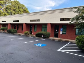 193-199 Fulton Ct, Peachtree City, GA à louer Photo de l’immeuble– Image 1 sur 6
