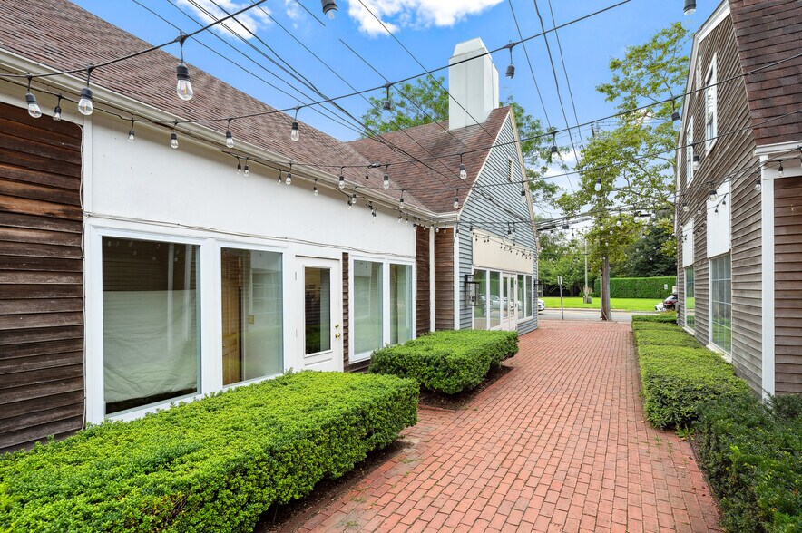 670 Montauk Hwy, Water Mill, NY à louer - Photo de l’immeuble – Image 3 sur 14