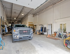 254-300 Rue Langlois, Terrebonne, QC à louer Photo intérieure– Image 2 sur 4