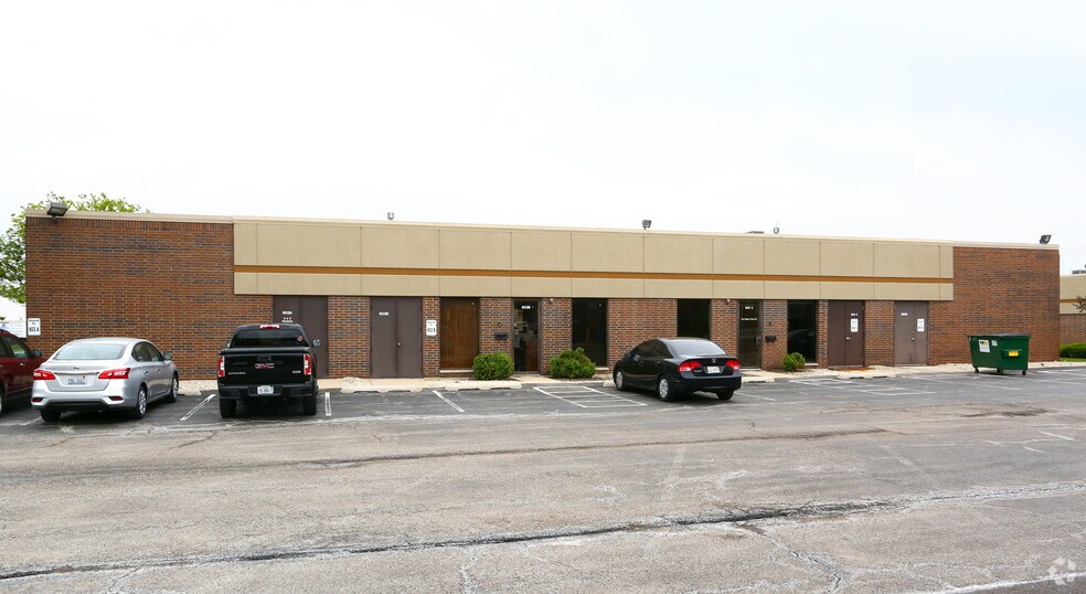603 Country Club Dr, Bensenville, IL à louer - Photo de l’immeuble – Image 2 sur 4