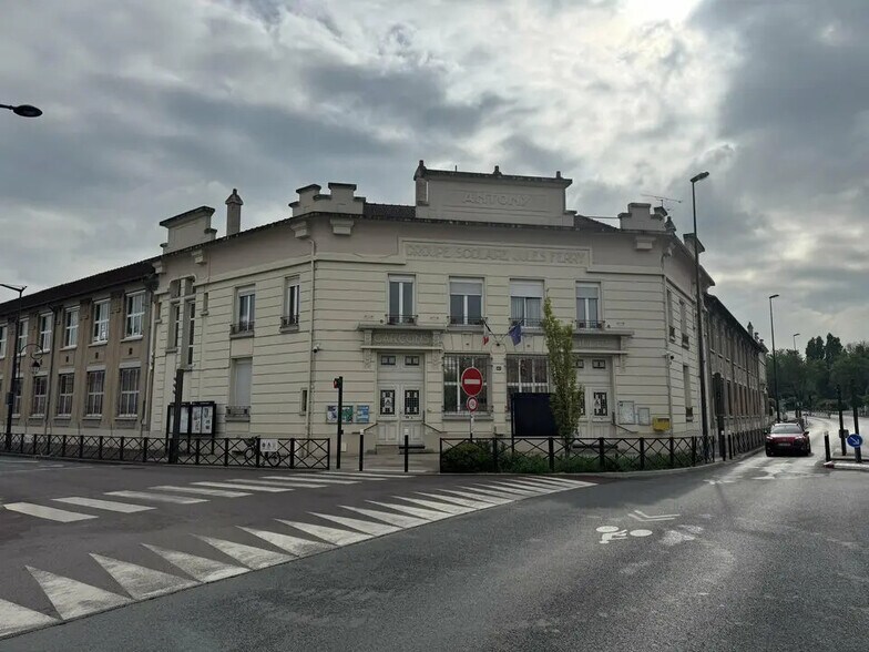 Local commercial dans Antony à vendre - Photo de l’immeuble – Image 3 sur 8