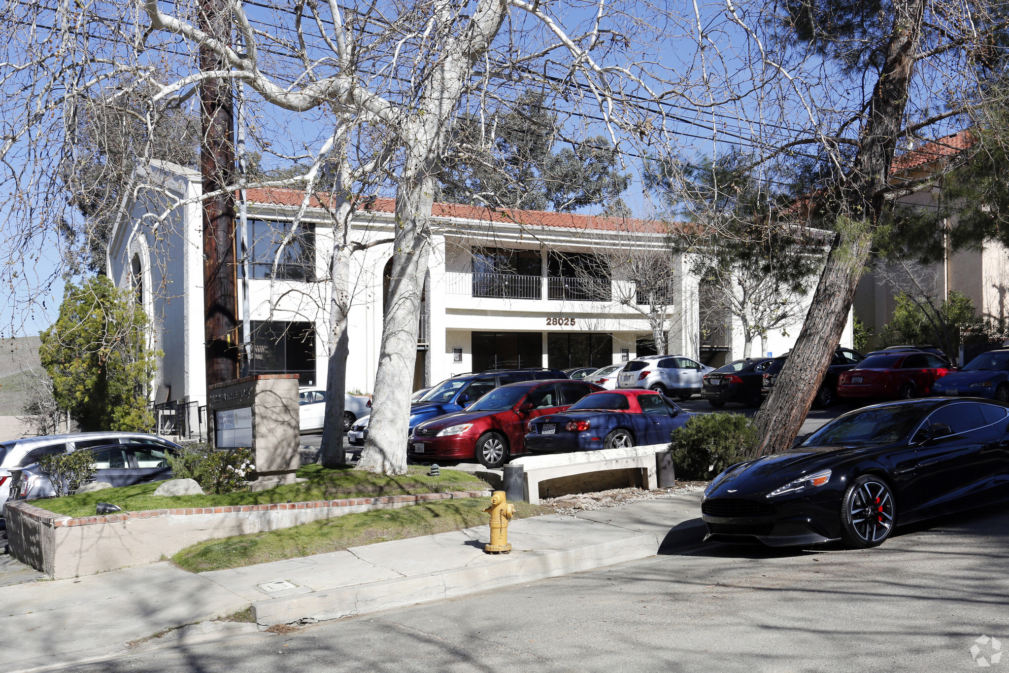 28025 Dorothy Dr, Agoura Hills, CA à louer Photo principale– Image 1 sur 30
