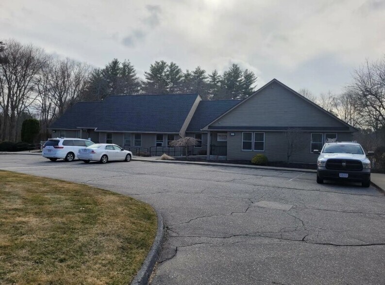 67 Hall Rd, Sturbridge, MA à louer - Photo de l’immeuble – Image 2 sur 3