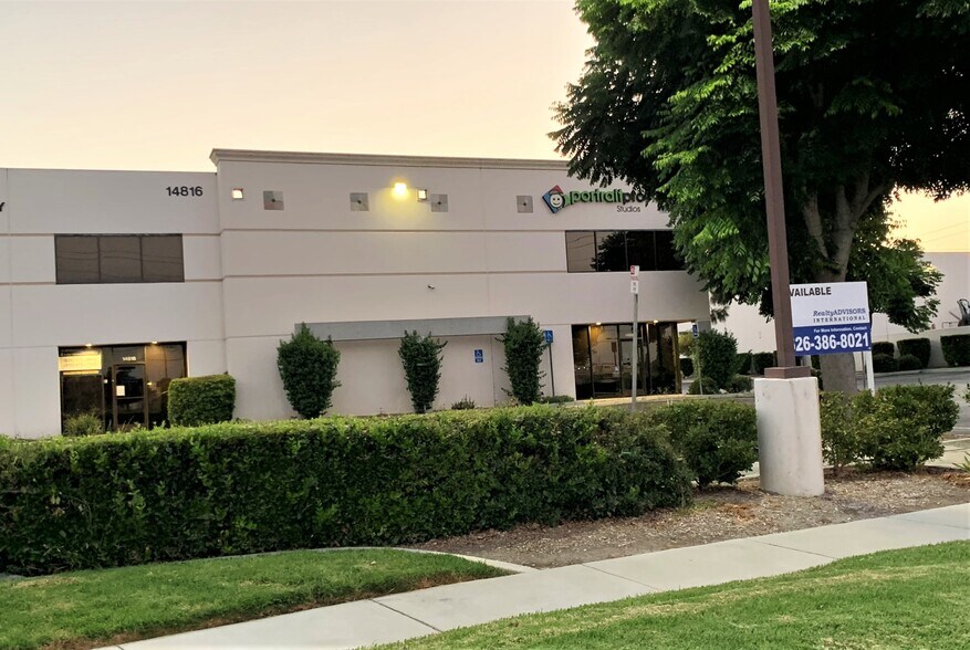 14816-14856 Central Ave, Chino, CA à louer - Photo de l’immeuble – Image 3 sur 23