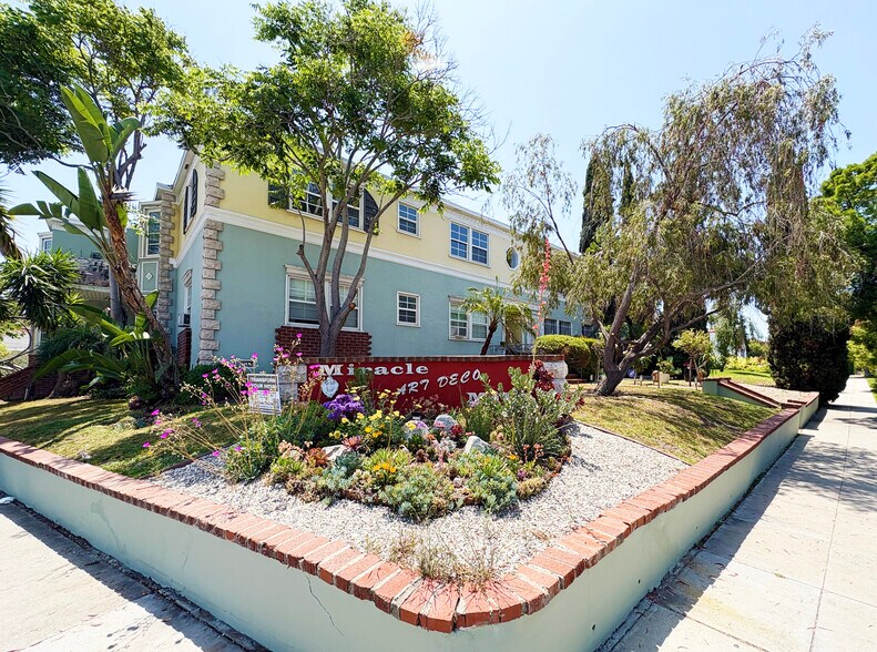 1000-1002 S Ridgeley Dr, Los Angeles, CA à vendre - Photo de l’immeuble – Image 3 sur 30