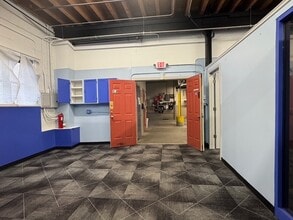 27 Walnut St, Peabody, MA à louer Photo intérieure– Image 1 sur 5