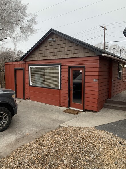 1427 SW Highland Ave, Redmond, OR à vendre - Photo de l’immeuble – Image 3 sur 17