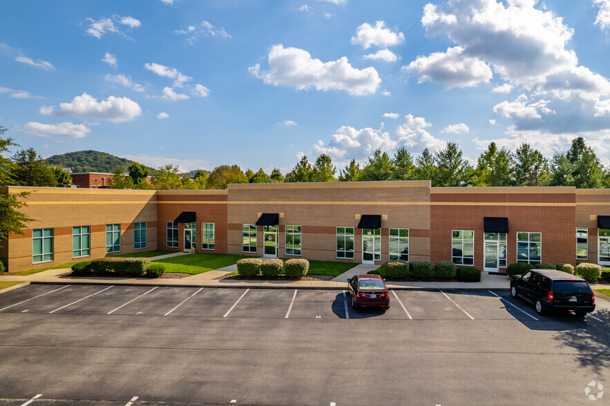 8115 Isabella Ln, Brentwood, TN à louer - Photo de l’immeuble – Image 3 sur 16
