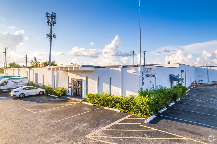 500 NE 190th St, Miami, FL à vendre - Photo principale – Image 1 sur 8