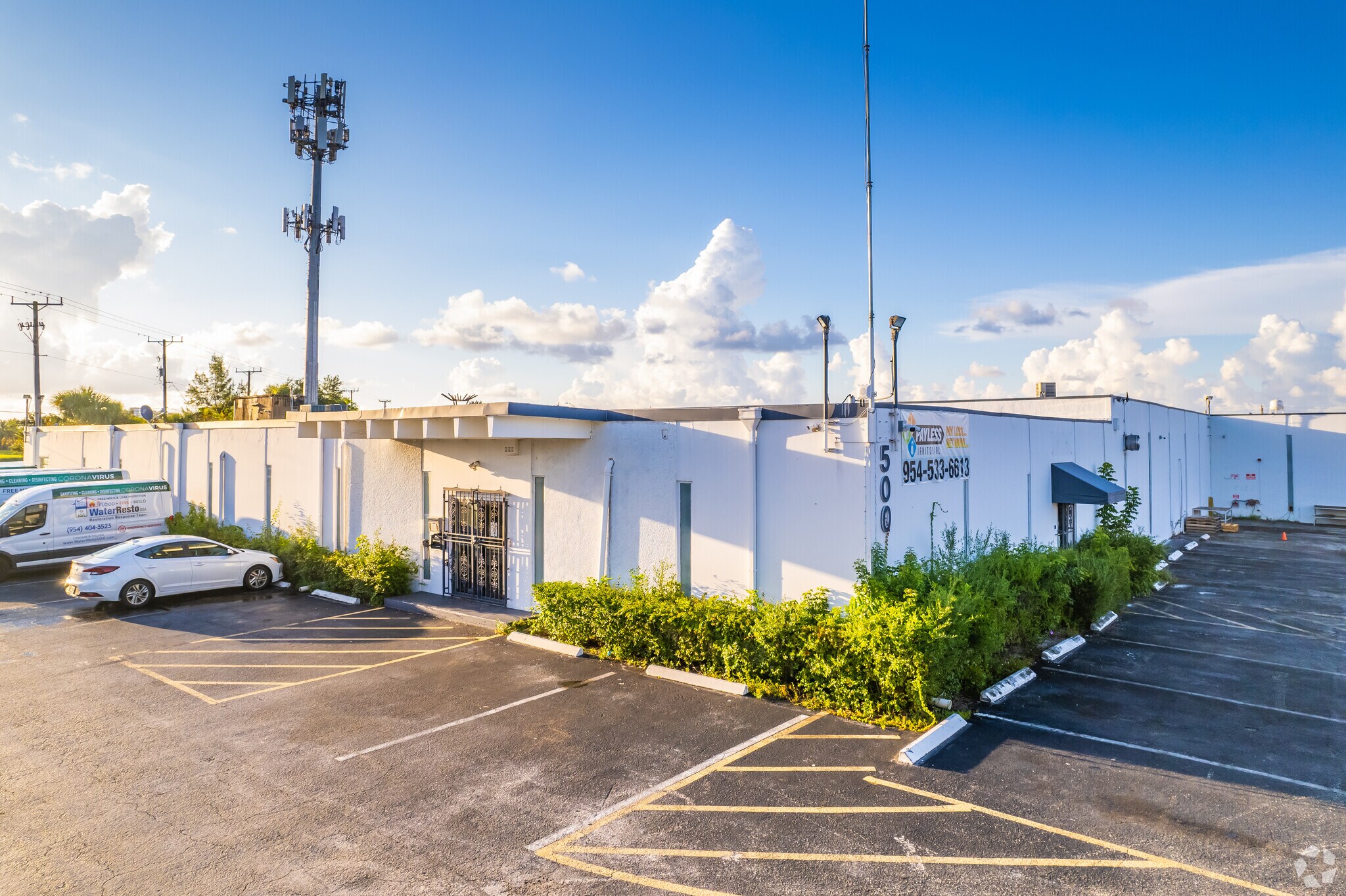 500 NE 190th St, Miami, FL à vendre Photo principale– Image 1 sur 9