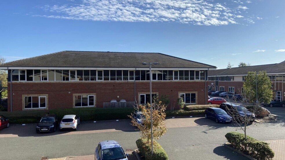 9-28 Athena Ct, Warwick à louer - Photo de l’immeuble – Image 2 sur 33