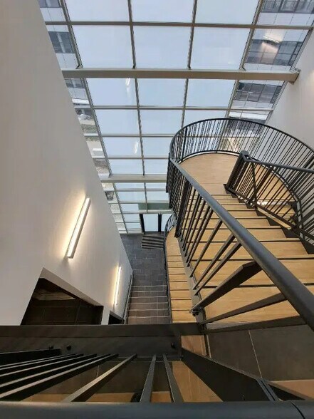 Bureau dans Toulouse à louer - Photo de l’immeuble – Image 2 sur 3