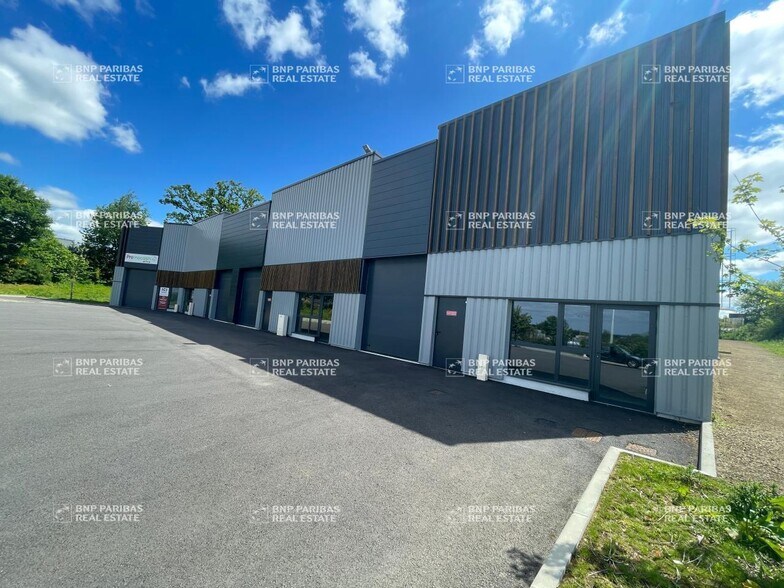 Local d'activités dans Vitré à vendre - Photo de l’immeuble – Image 1 sur 9