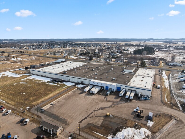 805 Seminole Ave, Osceola, WI à vendre - Photo principale – Image 1 sur 14