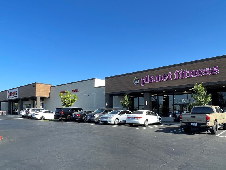 7263-8812 Baseline Rd, Rancho Cucamonga, CA à louer - Photo de l’immeuble – Image 1 sur 9