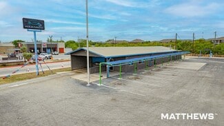 Plus de détails pour 2226 E Main St, Uvalde, TX - Spécialisé à vendre