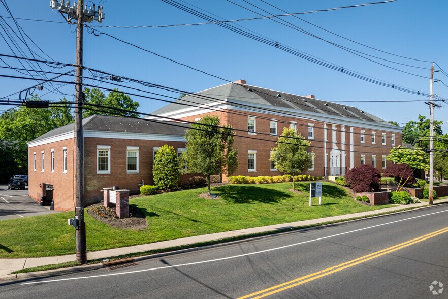 97 Main St, Chatham, NJ à louer - Photo de l’immeuble – Image 2 sur 16