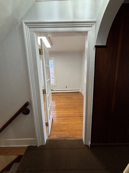 37 Arch St, Greenwich, CT à louer - Photo de l’immeuble – Image 2 sur 8