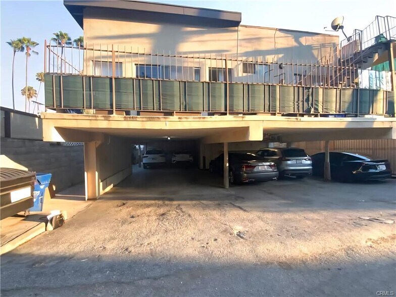 5665 Franklin Ave, Los Angeles, CA à vendre - Photo de l’immeuble – Image 2 sur 25