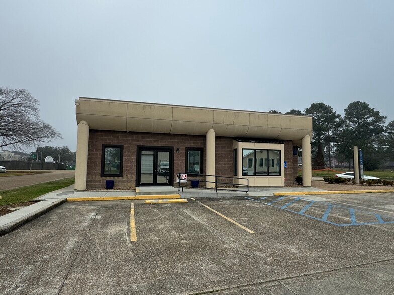 249 N College Rd, Lafayette, LA à louer - Photo de l’immeuble – Image 2 sur 6