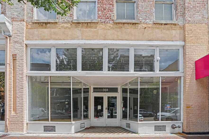 318 W Broughton St, Savannah, GA à louer - Photo de l’immeuble – Image 3 sur 20